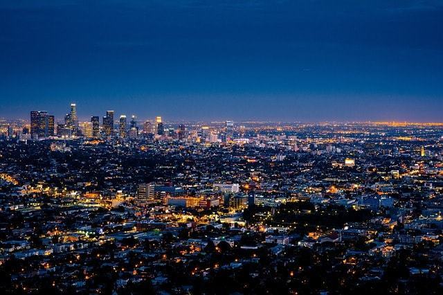 How can you find a job in Los Angeles with a visa ?