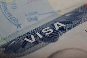 How can you get a visa E2 employee essential ?